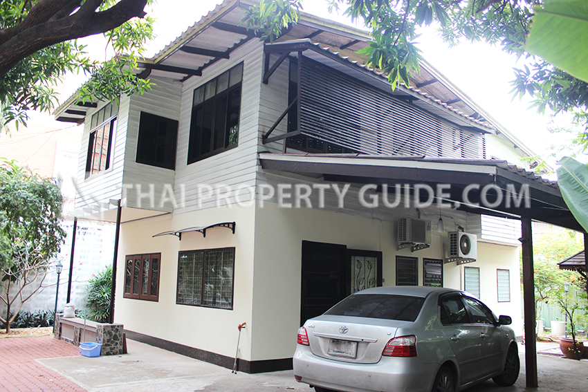 House for rent in Sathorn (near Shrewsbury International School Bangkok, Riverside)